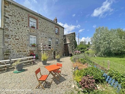 Countryside House near Greenway, Enclosed Garden, Pets Allowed