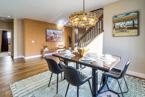 Dining - Modern Flagstaff Retreat w/ Fire Pit & EV Charger! (Flagstaff)