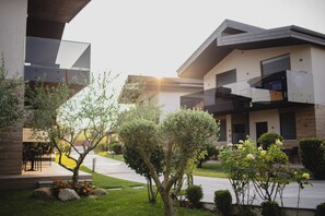 Garden view - Lej & Laj Residence (Sukth)