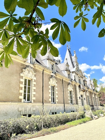Exterior. Charming double room at Château Le Fresne