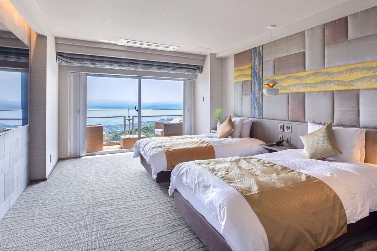 Suite, 1 kamar tidur | Seprai premium, brankas, meja kerja, dan Wi-Fi gratis