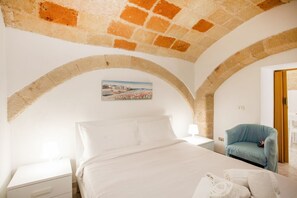 1 bedroom, iron/ironing board, bed sheets