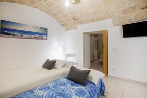 1 bedroom, iron/ironing board, bed sheets