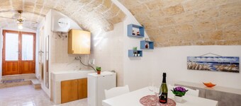 NEW! Apt in the heart of Monopoli! 200m from sea!