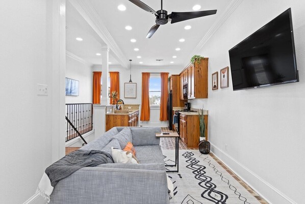 Smart TV, Netflix, streaming services, offices