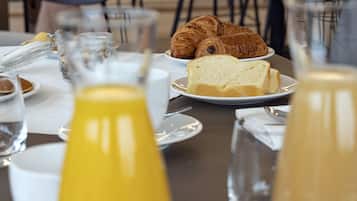 Daily buffet breakfast for a fee