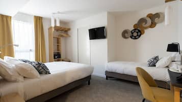Premium bedding, in-room safe, free WiFi, bed sheets