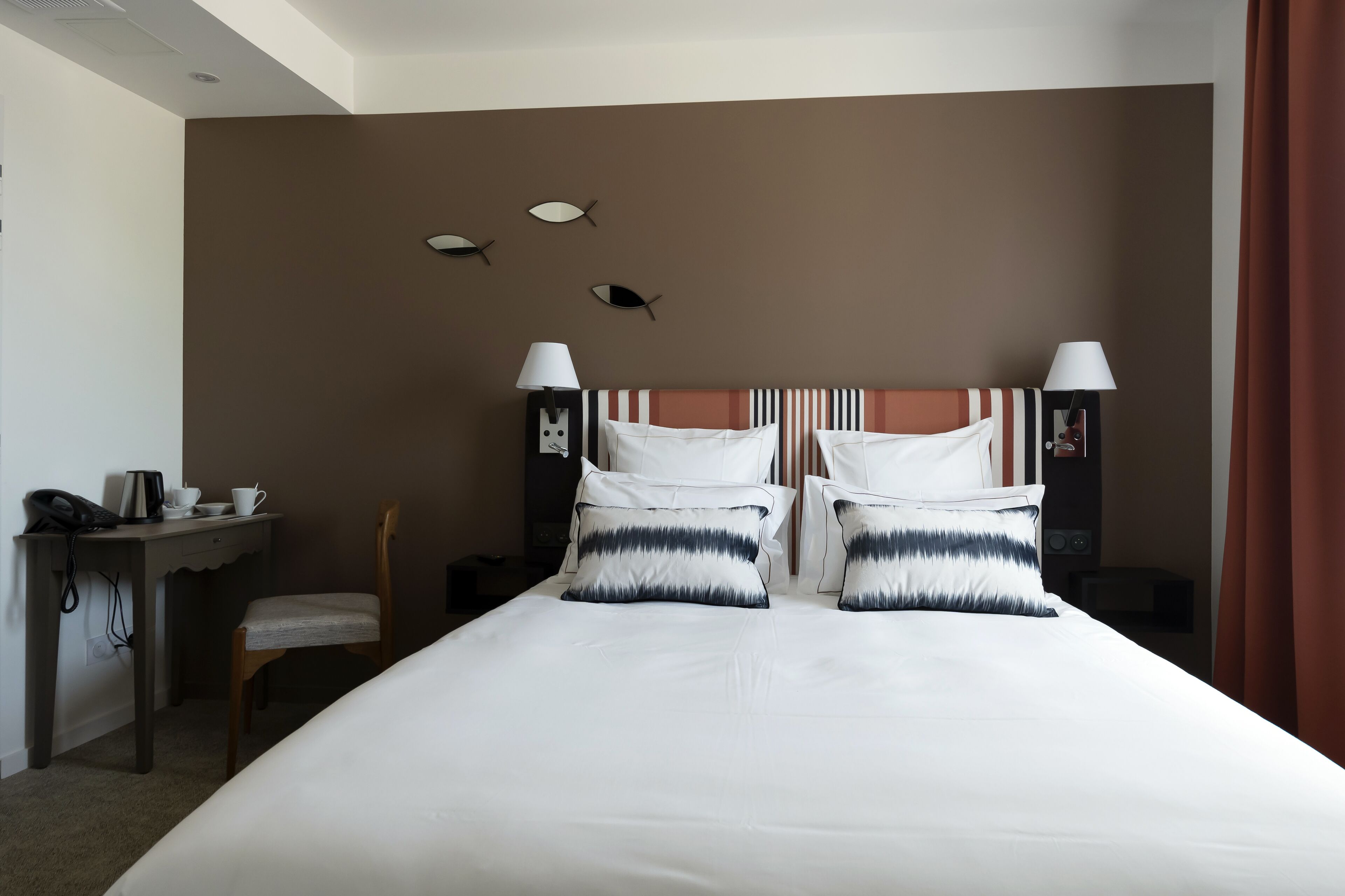standard double room | premium bedding, in-room safe, free wifi, bed sheets