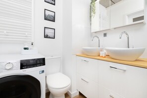 淋浴設備、風筒、提供毛巾、洗頭水