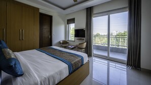 皇家开间 | 迷你吧、办公桌、笔记本电脑工作区、免费 WiFi