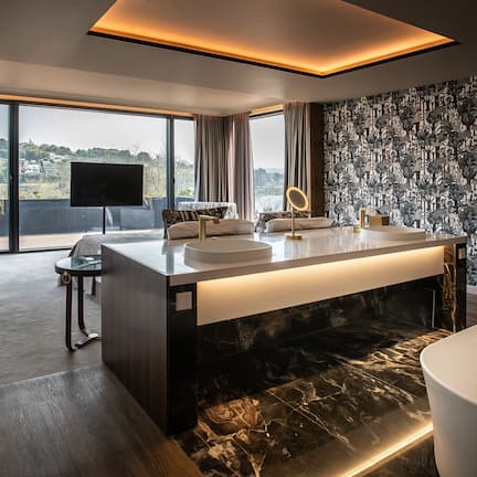 Egyptian cotton sheets, premium bedding, down comforters, minibar