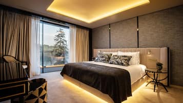 Egyptian cotton sheets, premium bedding, down comforters, minibar