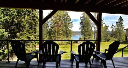 Hilltop Lodge - Beautiful Hayden Lake Home W/ Deck