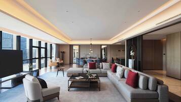 Suite Royal | 1 habitación, ropa de cama de alta calidad, edredón y minibar