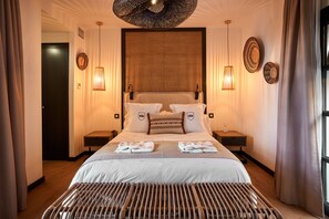 Deluxe Room | Premium bedding, minibar, in-room safe, desk - Hotel Santo Cristo La Ciudadela Marbella (Marbella)