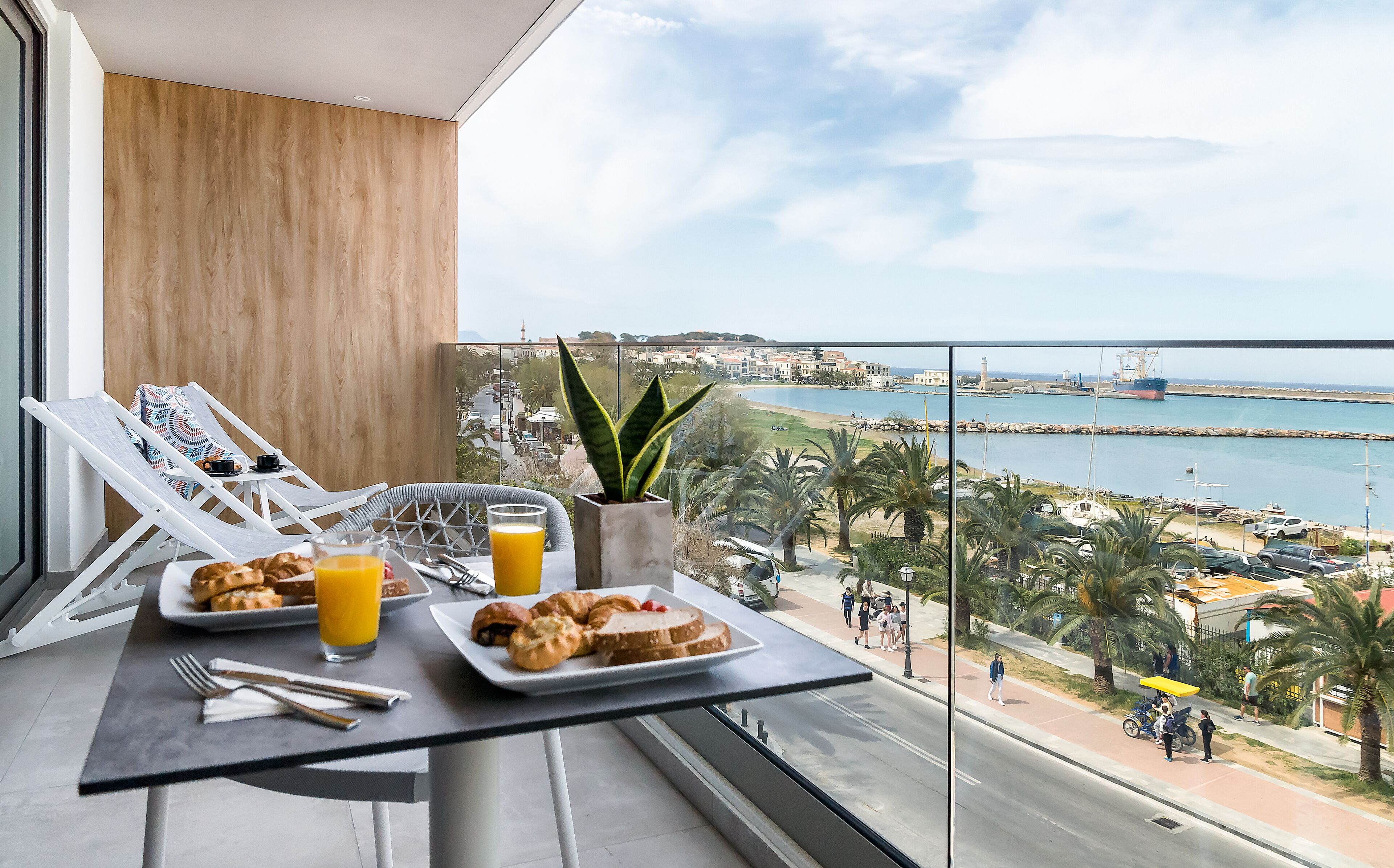 Deluxe Room | Terrace/patio