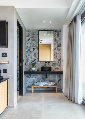 Deluxe Room | In-room safe, soundproofing, free WiFi, bed sheets - SAVUS BOUTIQUE HOTEL (Rethymno)