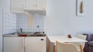 Kühlschrank, Ofen, Herdplatte, Toaster