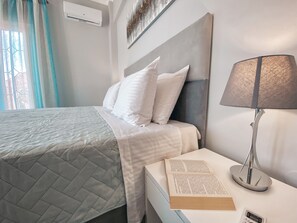 Estudio estándar, 1 cama doble | 1 dormitorio, caja fuerte, decoración individual y mobiliario individual