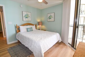 4 bedrooms, free WiFi, bed sheets, alarm clocks - Discounts thru Aug. Ocean Drive 4 bedroom OF condo. Fabulous views!! (North Myrtle Beach)