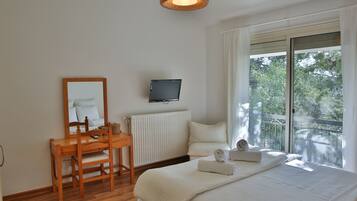 Superior House | 3 bedrooms, Egyptian cotton sheets, premium bedding