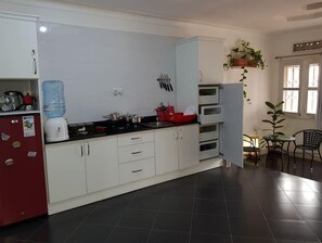 Küchenrolle, Esstisch