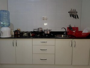 Paper towels, dining tables - YOUR CONDO (Kampala)