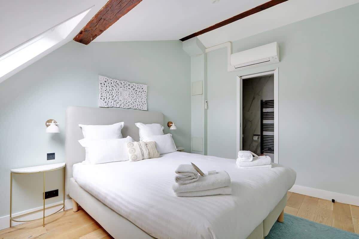 2 bedrooms, iron/ironing board, travel crib, WiFi