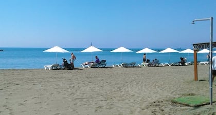 Athenaeum Beachside Studio