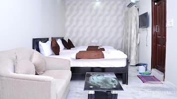 Deluxe Double Room | Premium bedding, free WiFi, bed sheets