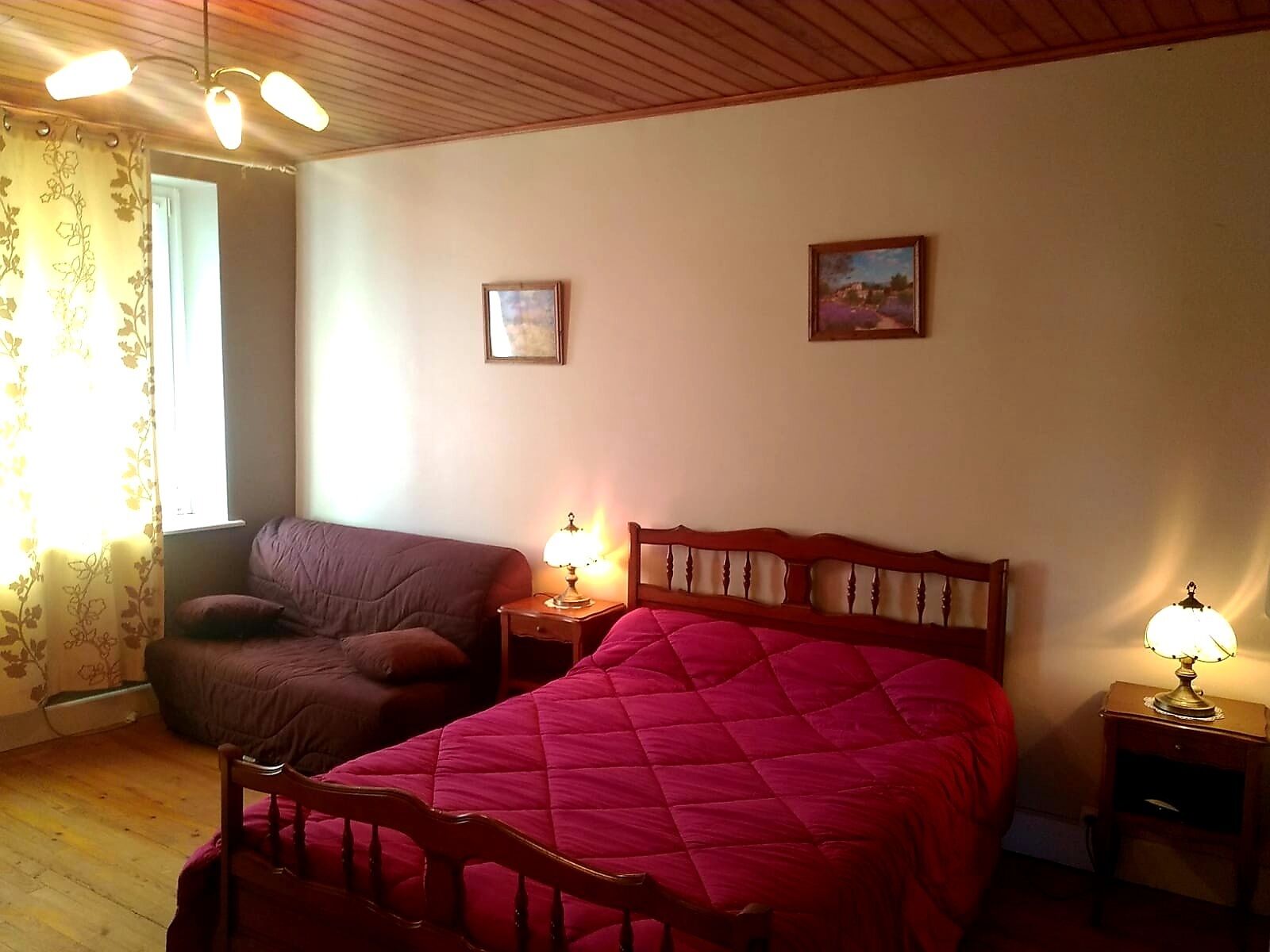 3 bedrooms, iron/ironing board, travel cot, free WiFi