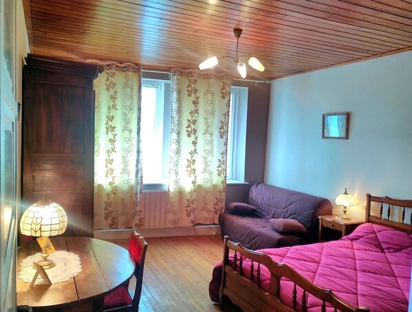 3 Schlafzimmer, Bügeleisen/Bügelbrett, Reisekinderbett, kostenloses WLAN