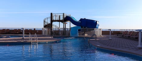 Sisäuima-allas, lämmitetty uima-allas