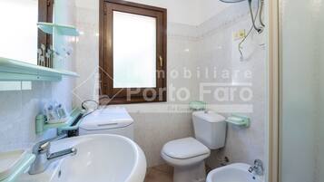 Een douche, een haardroger