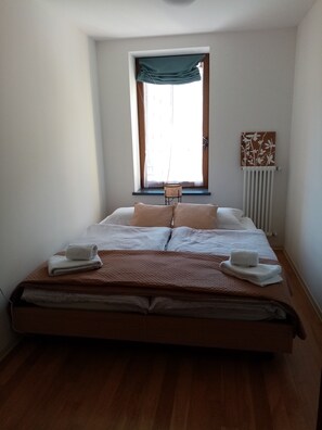 1 bedroom, bed sheets - ex scuola ristrutturata di recente (PAULARO)