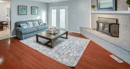 Belleville Beauty - Luxury Stay For Work Or Stay For Play Either Way This Is The Perfect Property For You! 4 Bedroom Residence by RedAwning