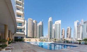 Outdoor pool - Dream Inn - Marina View Tower (Dubai)