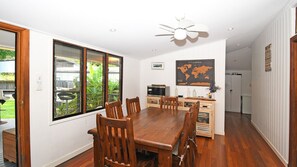 Dining - Crab Shack on Moreton (Toogoom)