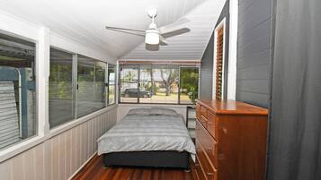 4 bedrooms, free WiFi