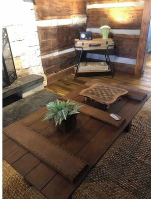 المنشأة من الداخل