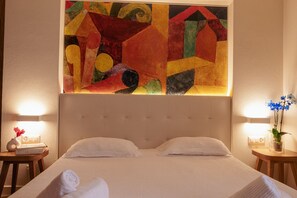 Minibar, in-room safe, desk, laptop workspace - Hotel Morgana (Mendrisio)