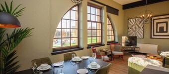 Spacious Apartment with Glasgow Green Views