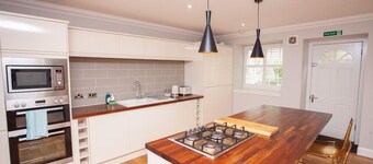 Stylish West End Flat in Glasgow