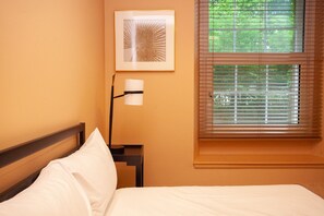 2 makuuhuonetta, työpöytä, silitysrauta/-lauta, Wi-Fi