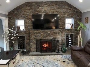 Smart TV, fireplace