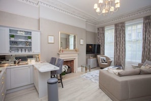 TV, fireplace, offices
