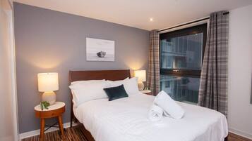 2 bedrooms, iron/ironing board, WiFi