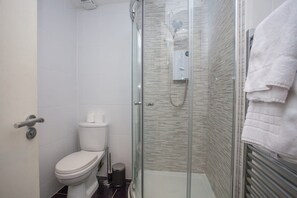 Baignoire, séchoir à cheveux