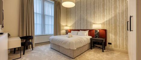 2 عدّة غرف نوم ومكواة/لوح كي وواي فاي وملاءات أسرّة