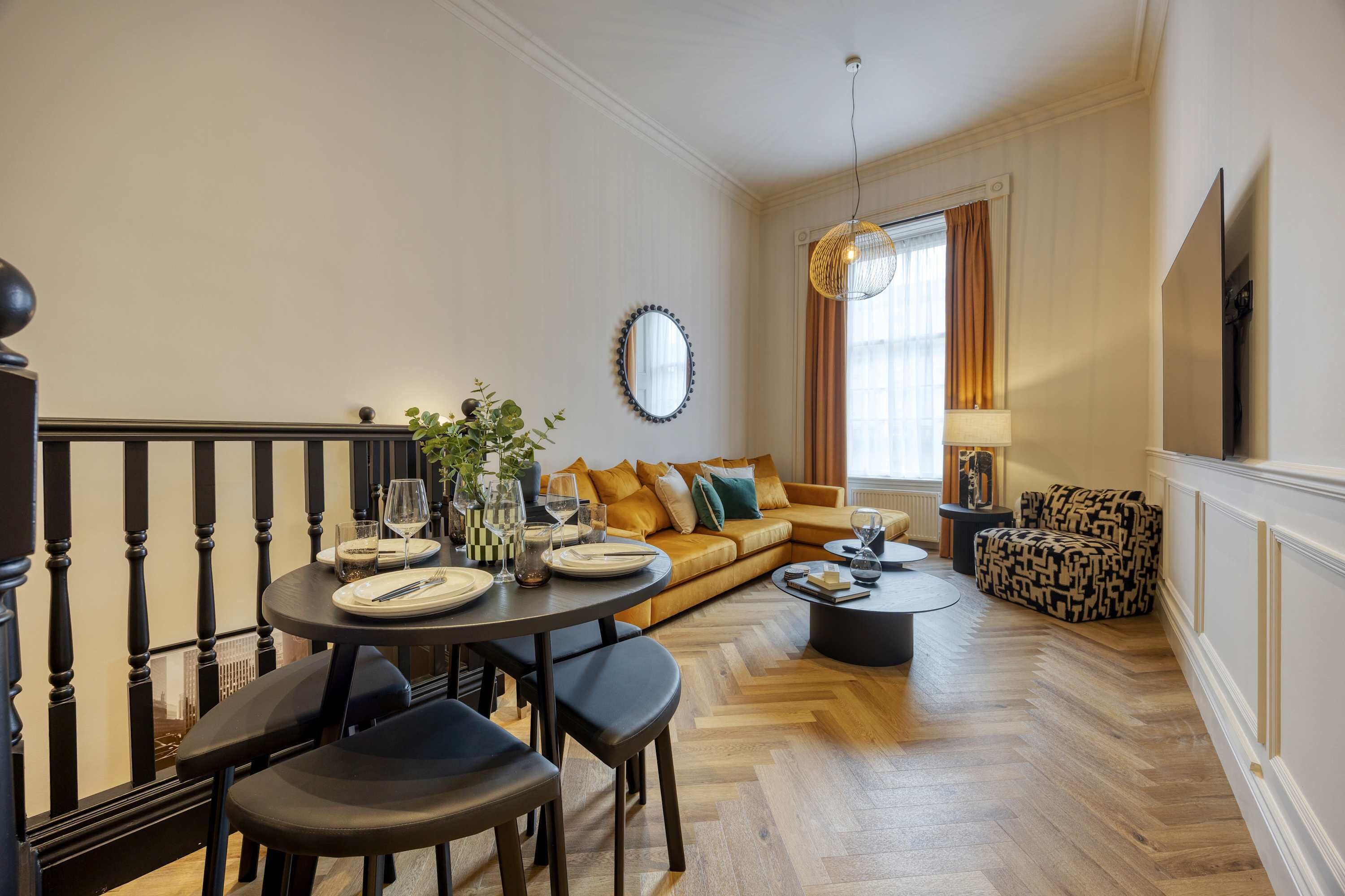 Téléviseur, bureau